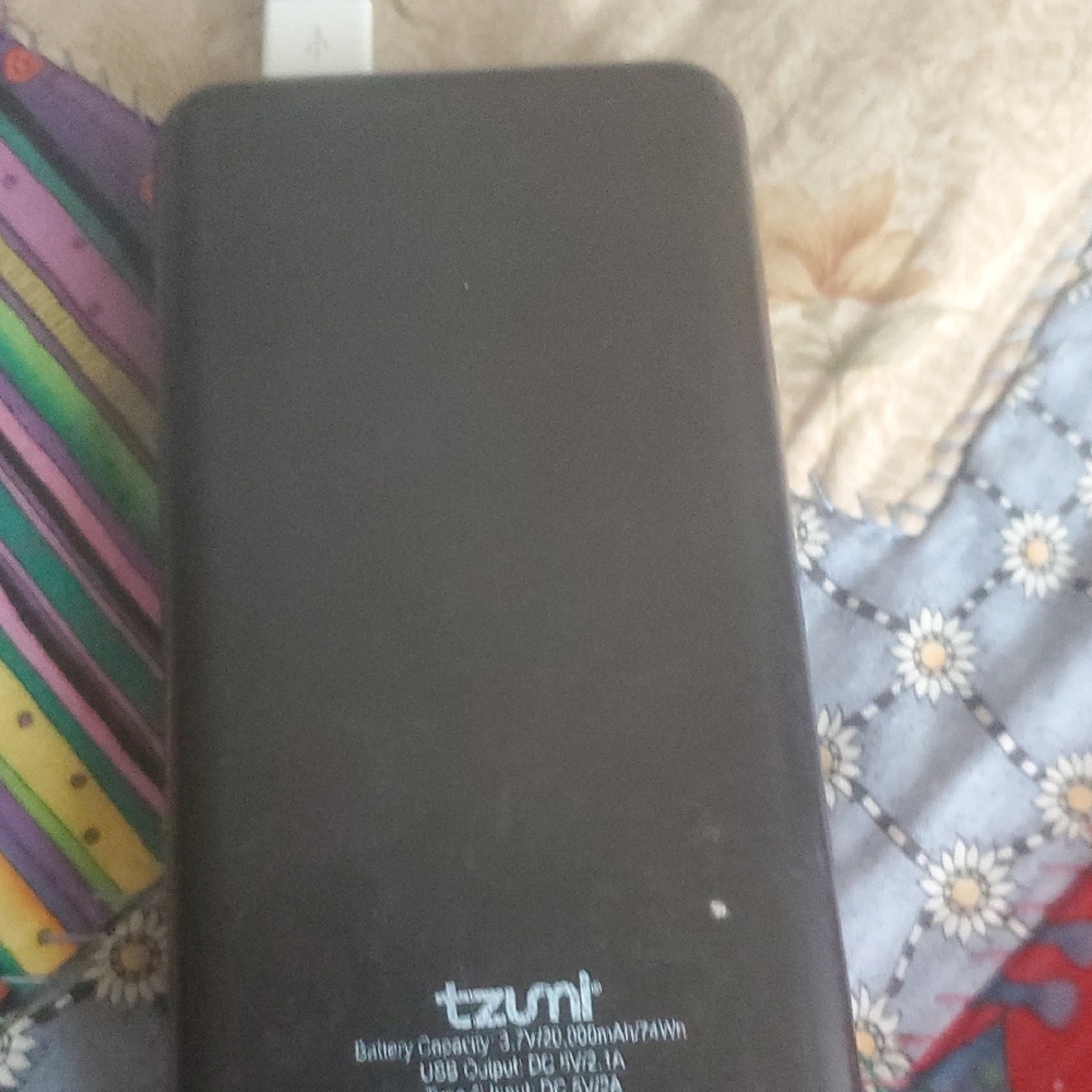 Tzumi Black Tablet Charger